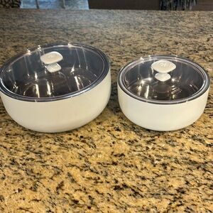 Pampered Chef Set Of 2 INSULATED SERVING Bowls.